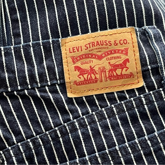Levis Wedgie Straight Jeans - Stripe - Picture 4 of 8